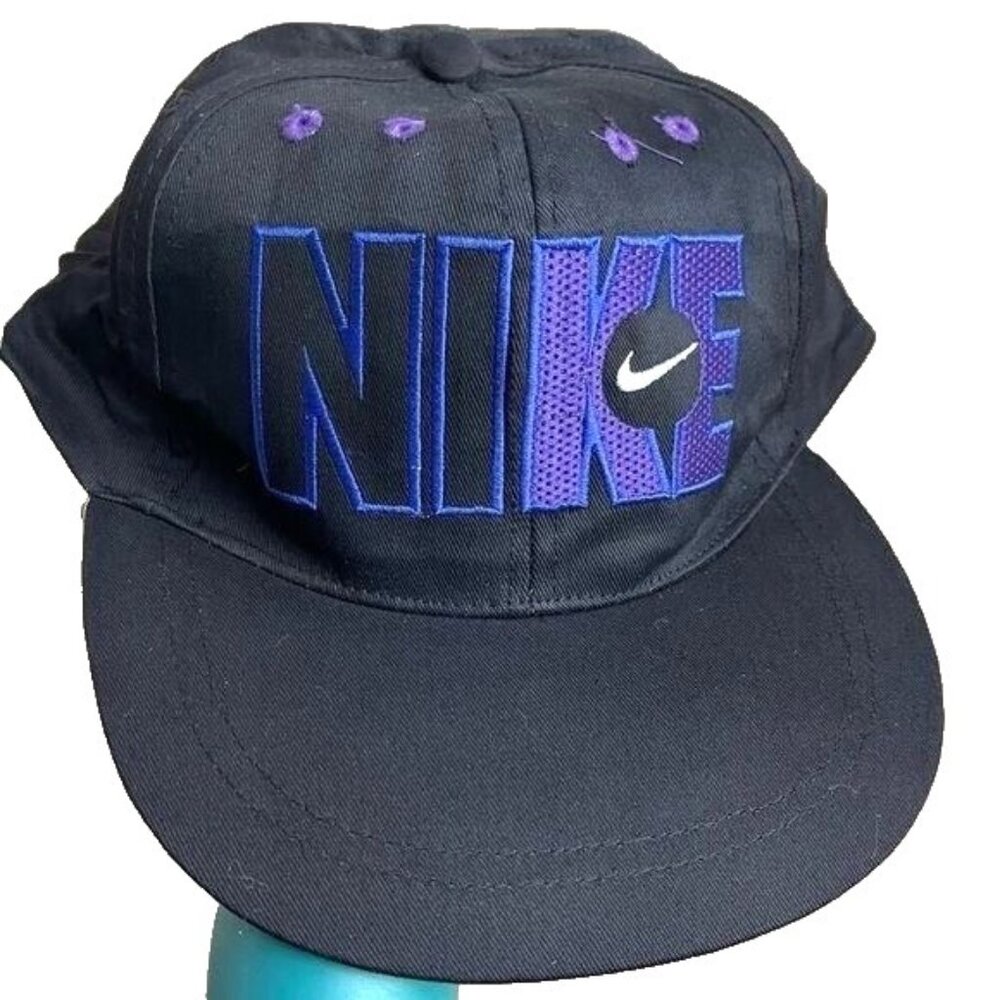 NIKE Purple Black Snapback Hat Adjustable Cap NEW Swoosh Sporty Vacay Summer